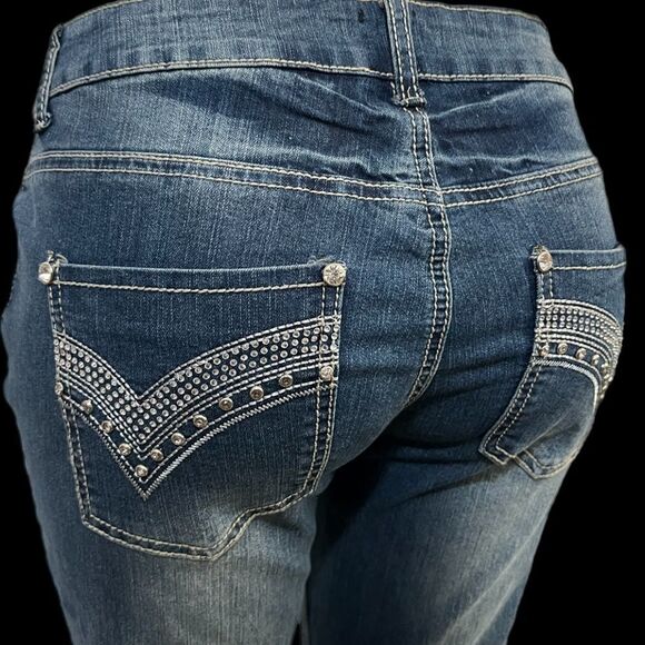 2b Bebe Rhinestone pockets Straight Leg Jeans Medium Wash Low Rise Pants NWOT 32 - Picture 5 of 6
